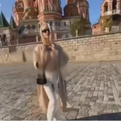Model Viral Video Pamer Buah Dada di Depan Gereja